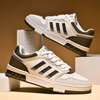 Klassische Low-Top-Sneaker