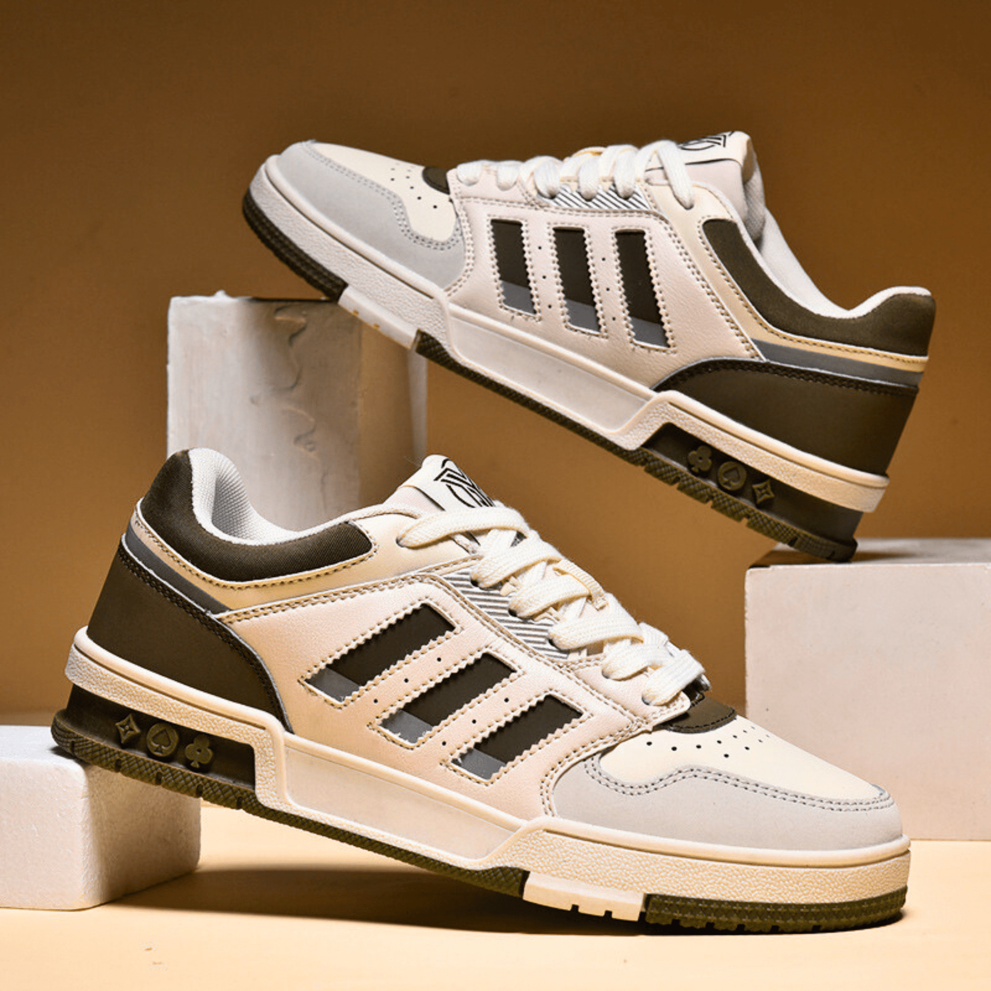 Klassische Low-Top-Sneaker