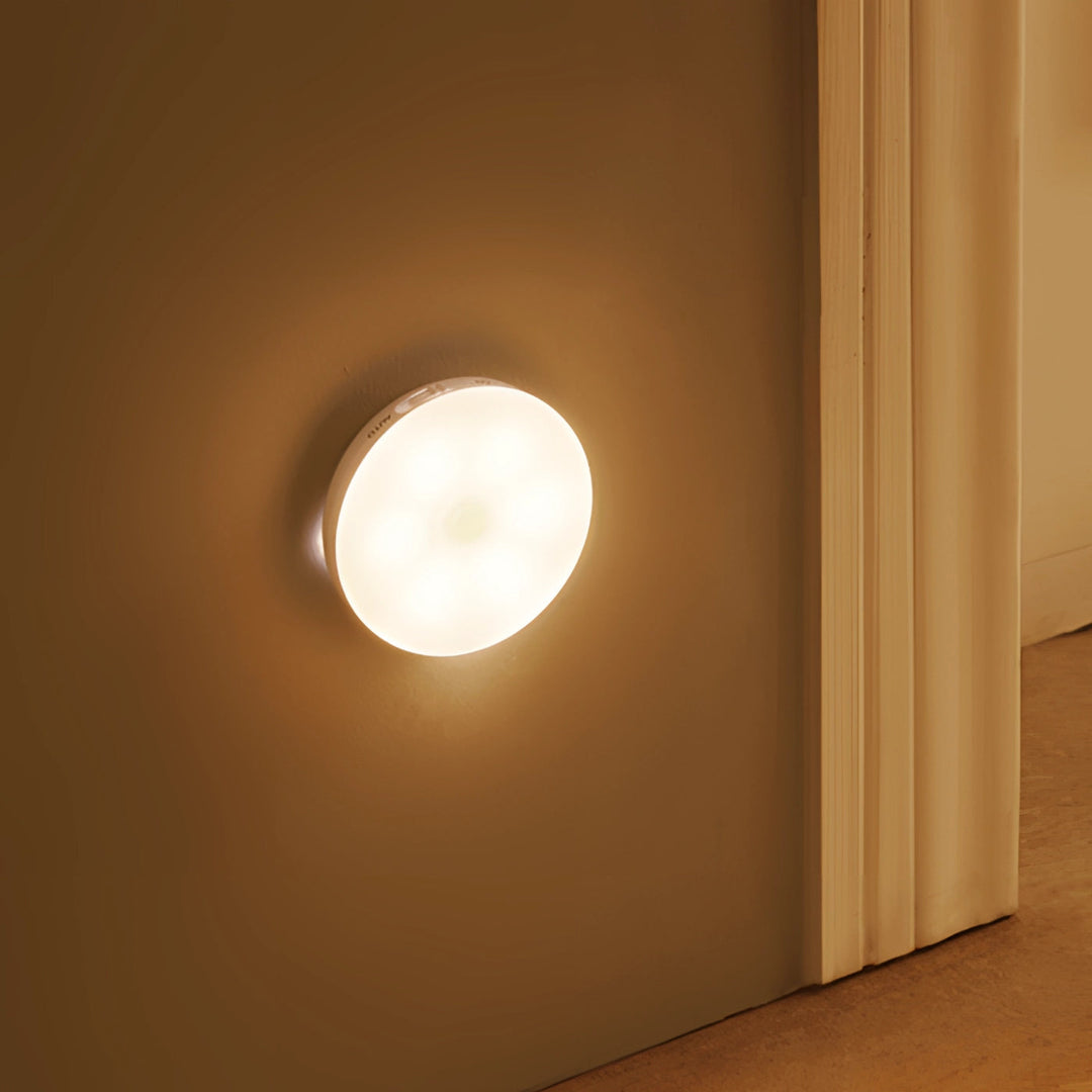 LED-Bewegungsmelderleuchte – kabellos, wiederaufladbar, energieeffizient 