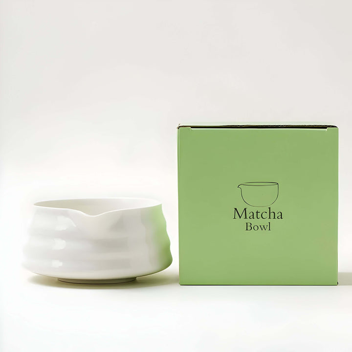 Matcha-Set aus – Ein traditionelles Matcha-Brühset mit Schale, perfekt zum Entspannen zu Hause.
