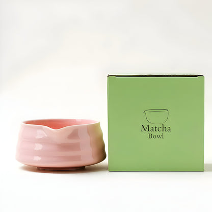 Matcha-Set aus – Ein traditionelles Matcha-Brühset mit Schale, perfekt zum Entspannen zu Hause.