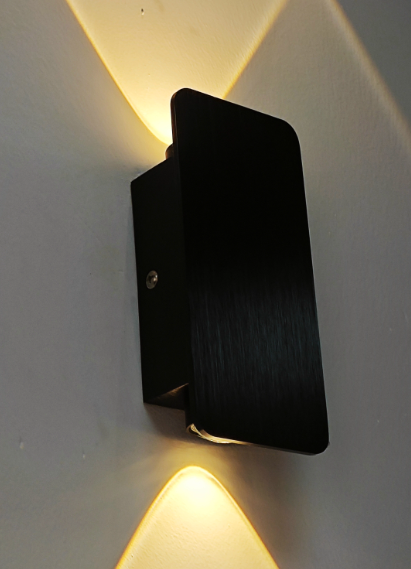 Minimalistische LED-Wandleuchte | Energiesparend fürs Wohnzimmer 3