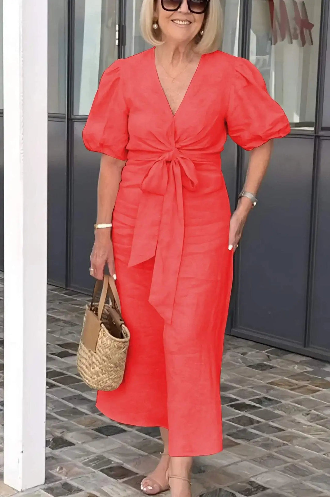 Natasha - Elegantes Kleid mit V-Ausschnitt 0
