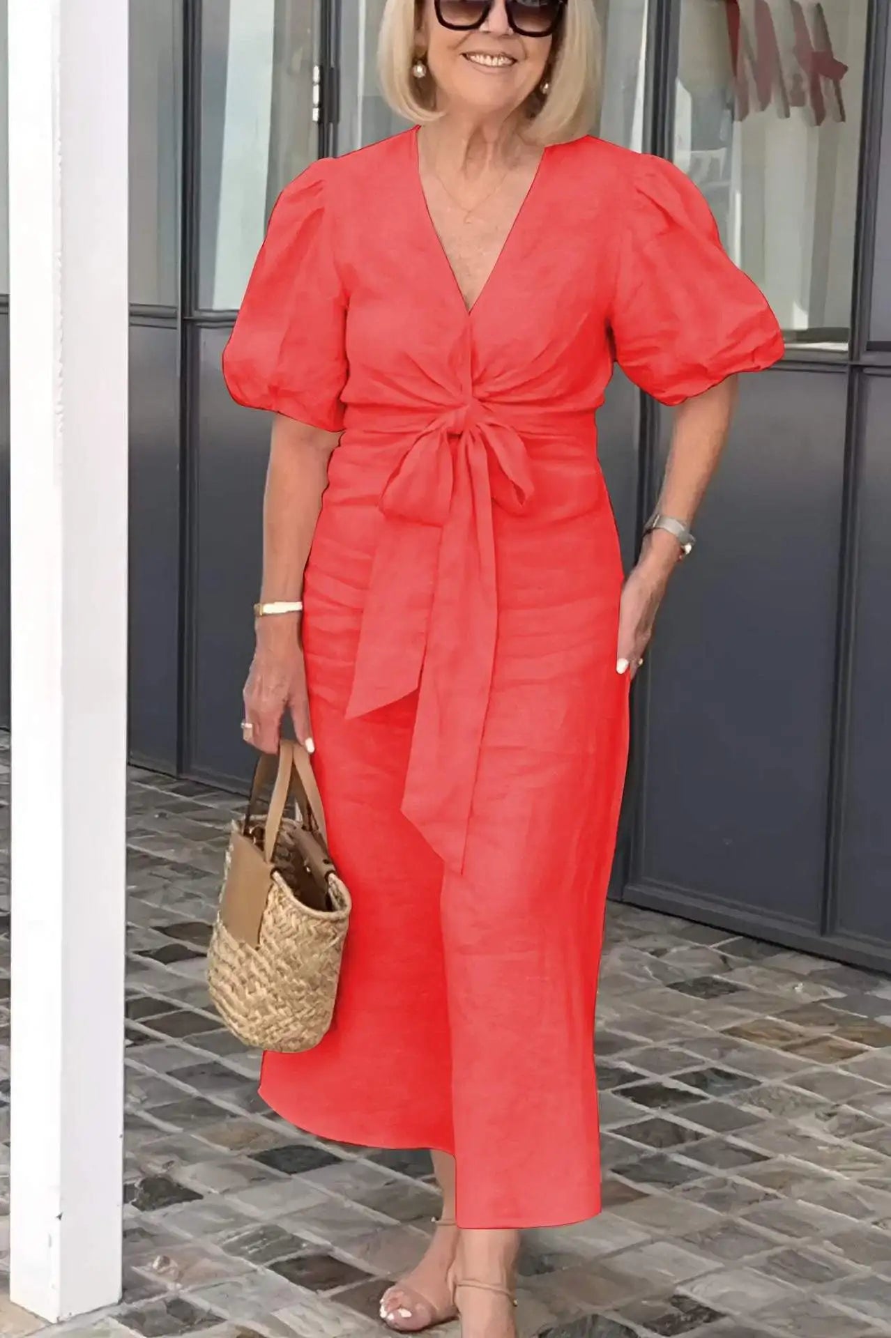 Natasha - Elegantes Kleid mit V-Ausschnitt 0