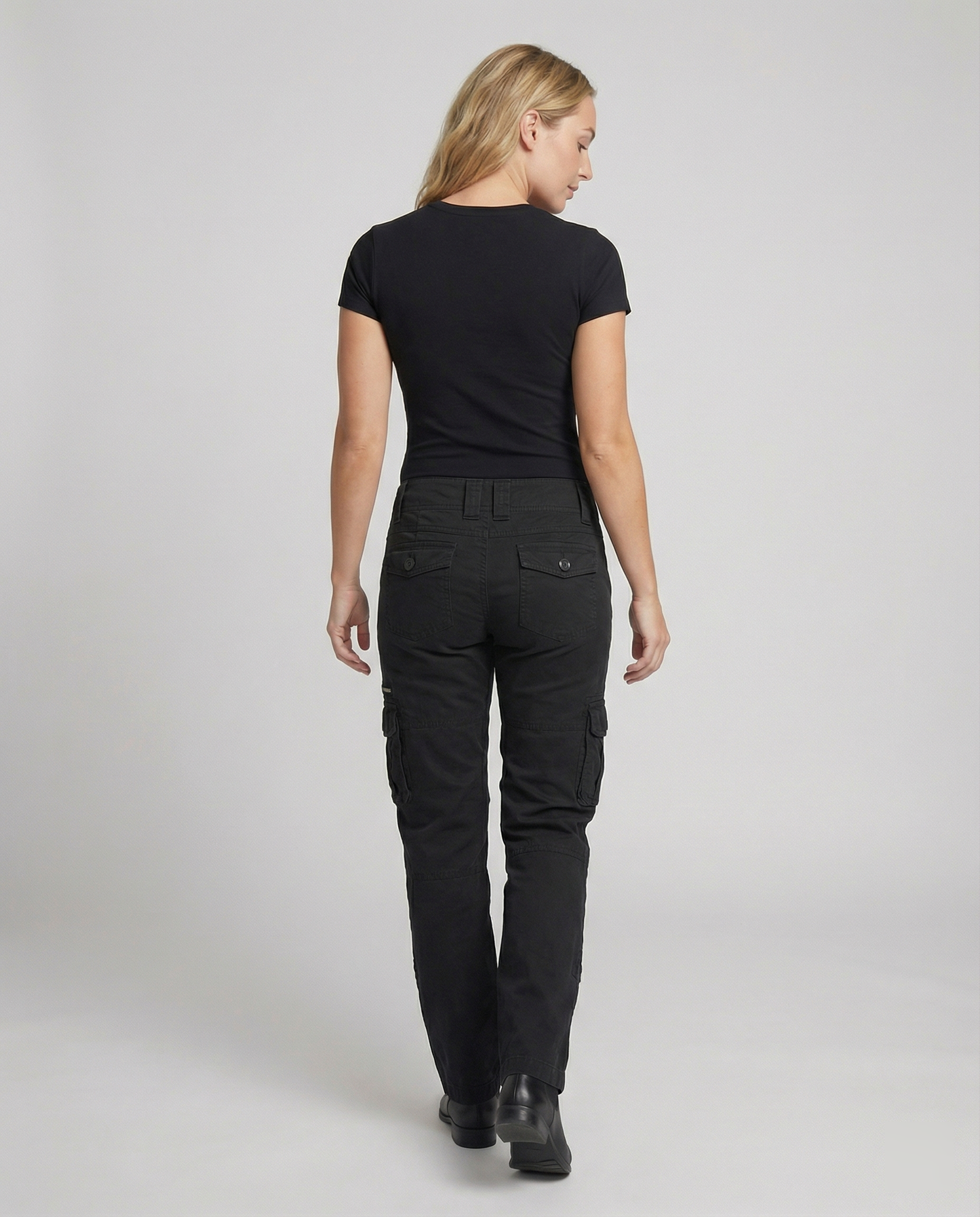 Pantaloni cargo da donna a taglio stretto | Design con più tasche