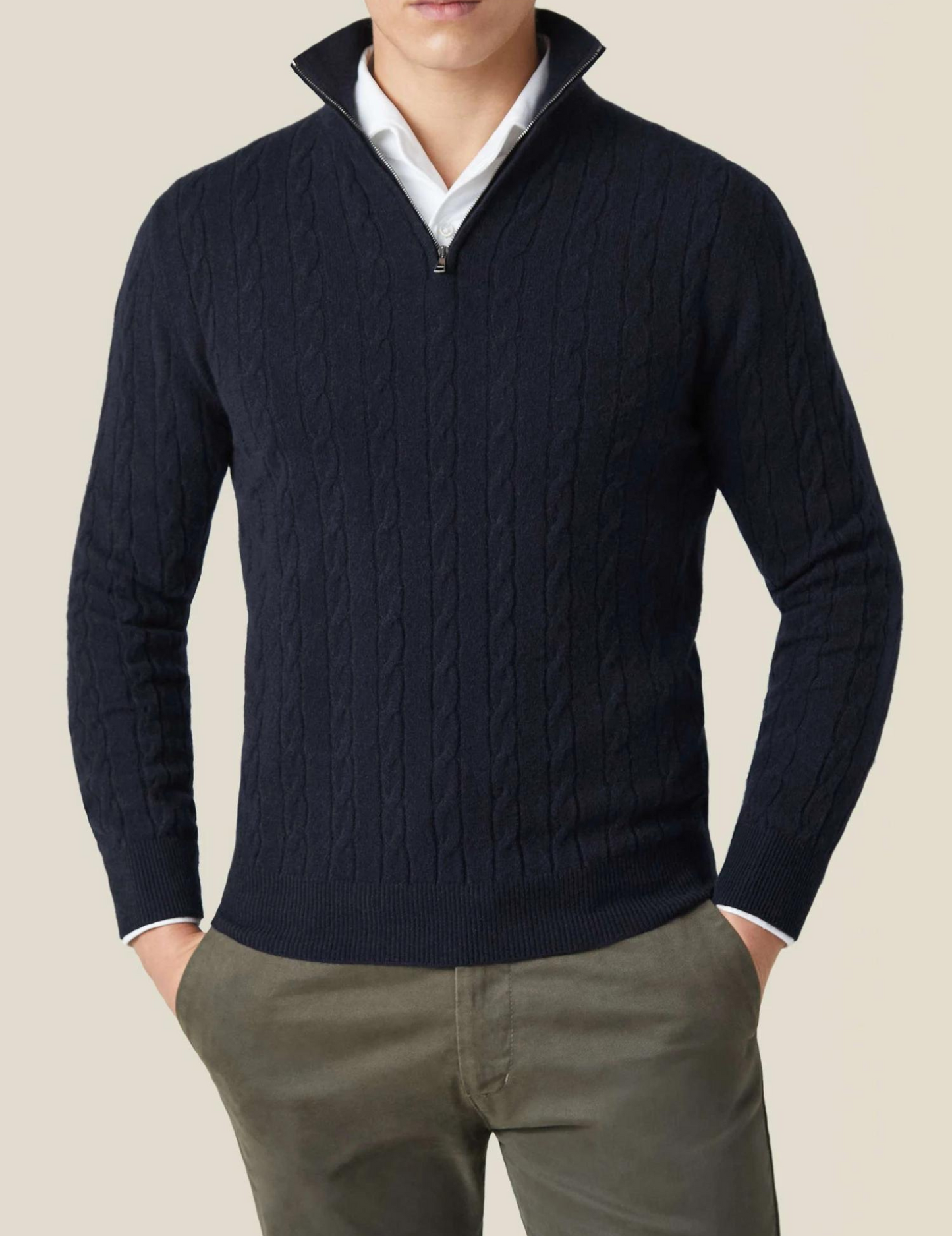 Zip-Pullover – Zopfmuster und regulierbare Wärme