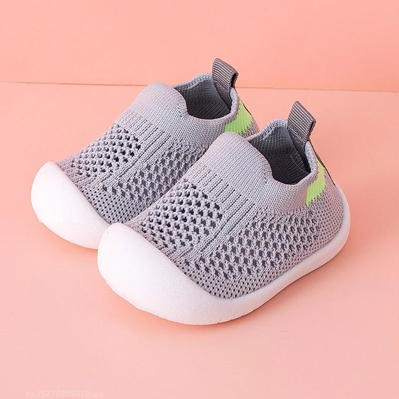 Rutschfeste Kinderschuhe – Bequeme Sneakers für Kinder aus atmungsaktivem Material in verschiedenen Farben