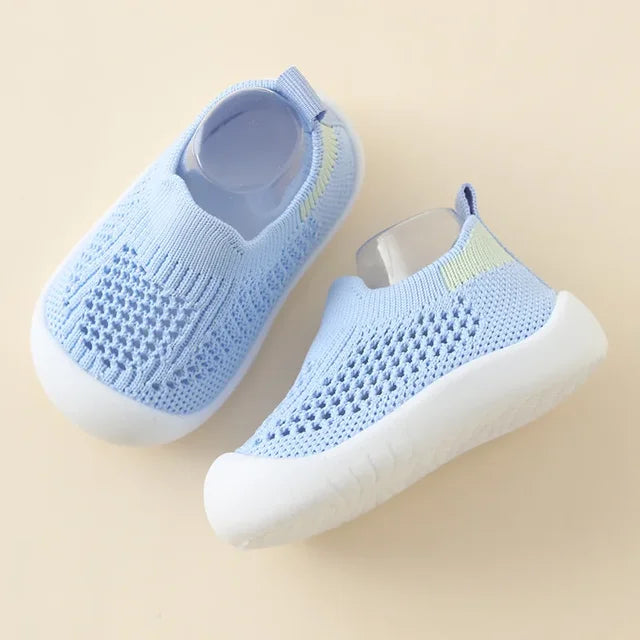 Rutschfeste Kinderschuhe – Bequeme Sneakers für Kinder aus atmungsaktivem Material in verschiedenen Farben