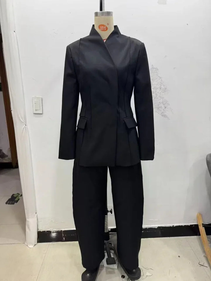 Damen zweiteiliges Set mit tailliertem Blazer und Hose mit geradem Bein | Betonte Taille