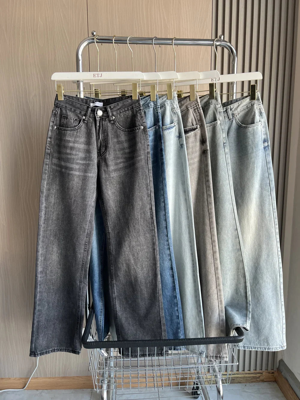 Pantaloni casual da donna a vita alta con gamba larga | Taglio dritto