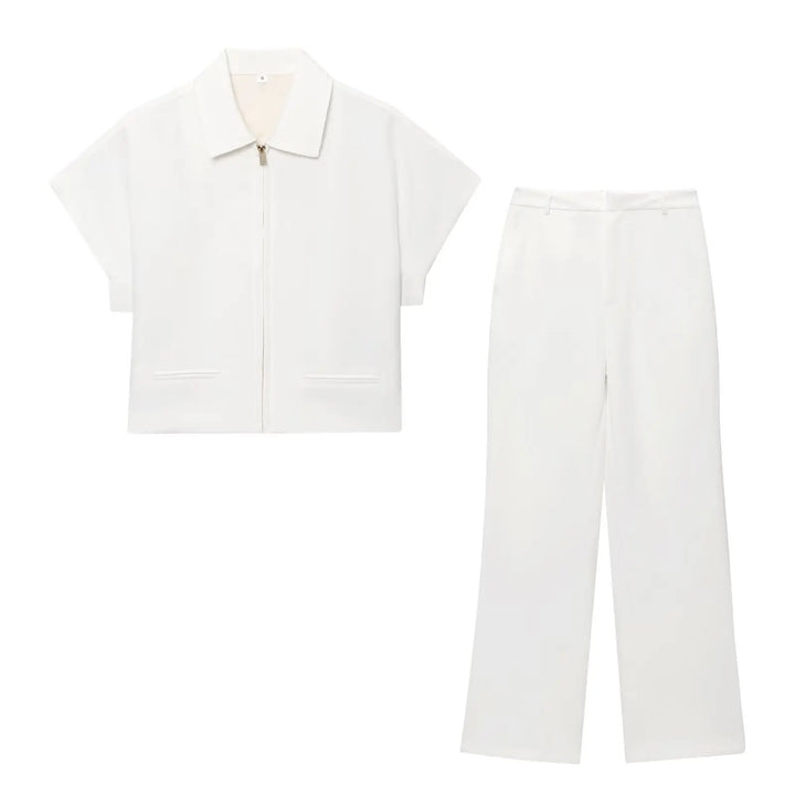 Damen zweiteiliges Set mit Oberteil mit Kragen und Reißverschluss vorne und Hose mit weitem Bein | Minimal Style