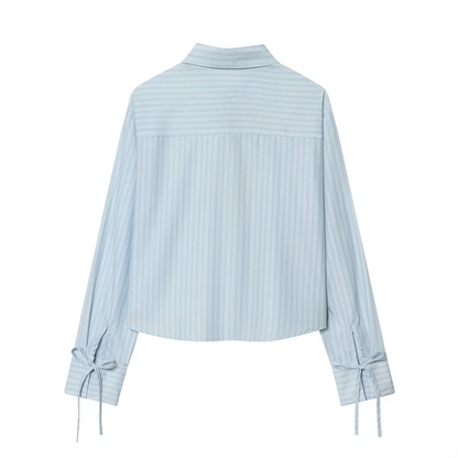 Maglia corta da donna con maniche lunghe, allacciatura frontale a fiocco e colletto | Casual