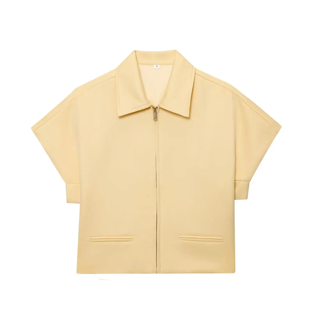 Damen zweiteiliges Set mit Oberteil mit Kragen und Reißverschluss vorne und Hose mit weitem Bein | Minimal Style