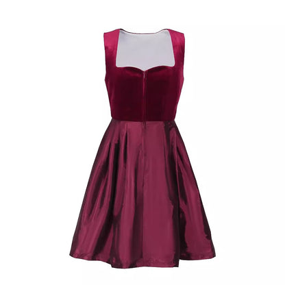 Schwarzes Trachtenkleid mit Blumenstickerei – Vintage Dirndl mit Schürze fürs Oktoberfest