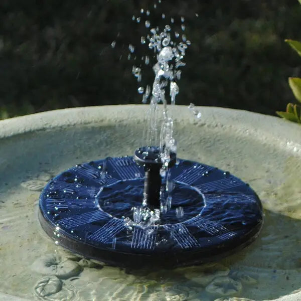 Solarbetriebene Springbrunnen für den Garten – energieeffizient, wartungsfrei, einstellbare Sprühmuster