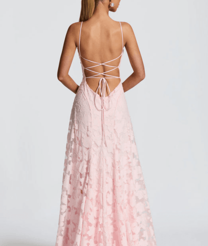 Strukturiertes Maxikleid mit Spaghettiträgern und Schnürung am Rücken 5