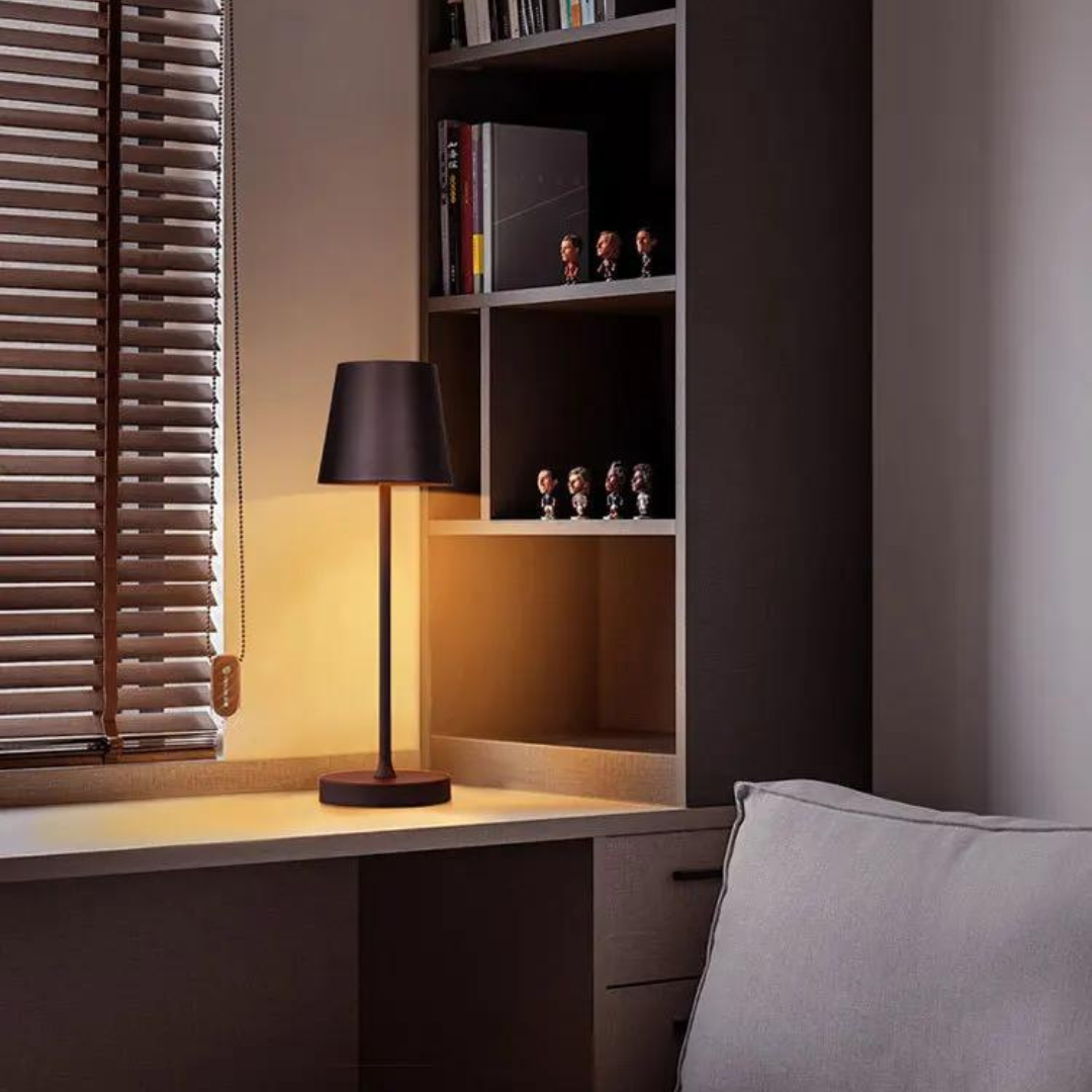 Tragbare LED-Tischlampe mit Touch-Steuerung – Kabellos und Kompakt für Nachttisch oder Schreibtisch
