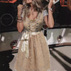 Vintage Apricot Dirndl mit Schürze – Oktoberfest | Klassischer Wiesn-Look in zarten Farben