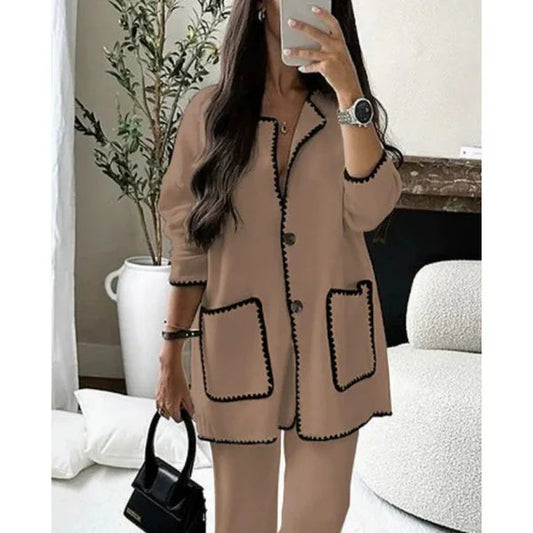Zweiteiliges Damen-Set – Wollmischung – Lockere Passform – Kontrastbesatz – Aufgesetzte Taschen