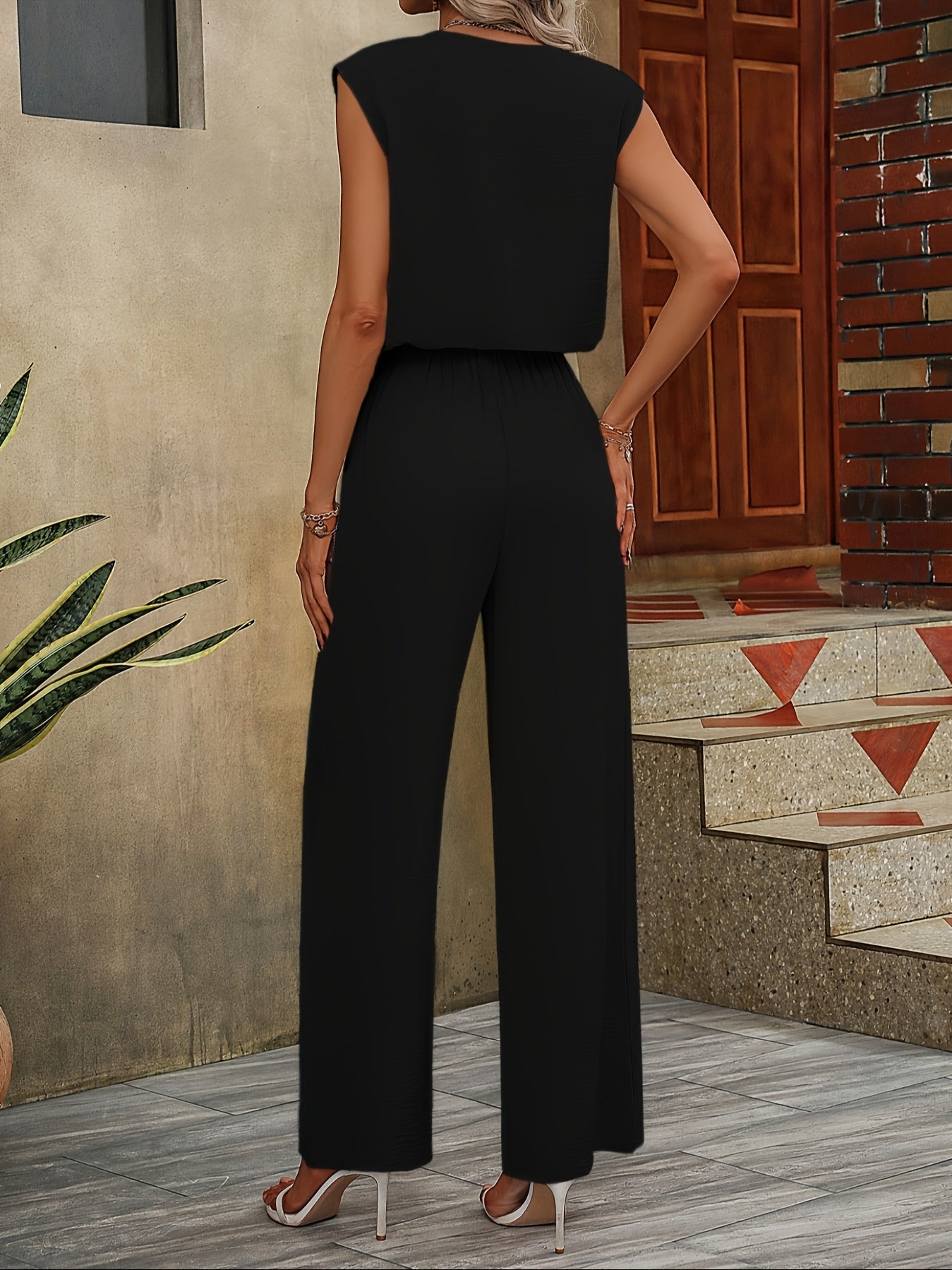 Zweiteiliges Set | Damenmode Sommer | V-Ausschnitt Top und Weite Hose