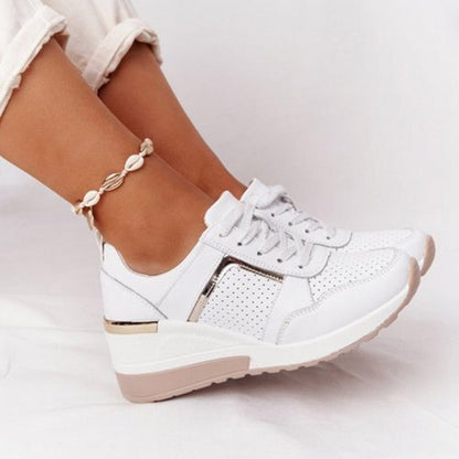 Sneaker stringate da donna con suola platform | Perforate