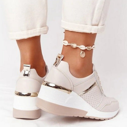 Sneaker stringate da donna con suola platform | Perforate