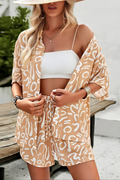 Damen Button-Down-Shirt und Shorts Set im Druckdesign für Sommerausflüge und Freizeit