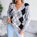 Damen-Pullover mit V-Ausschnitt und Muster in bequemer Passform