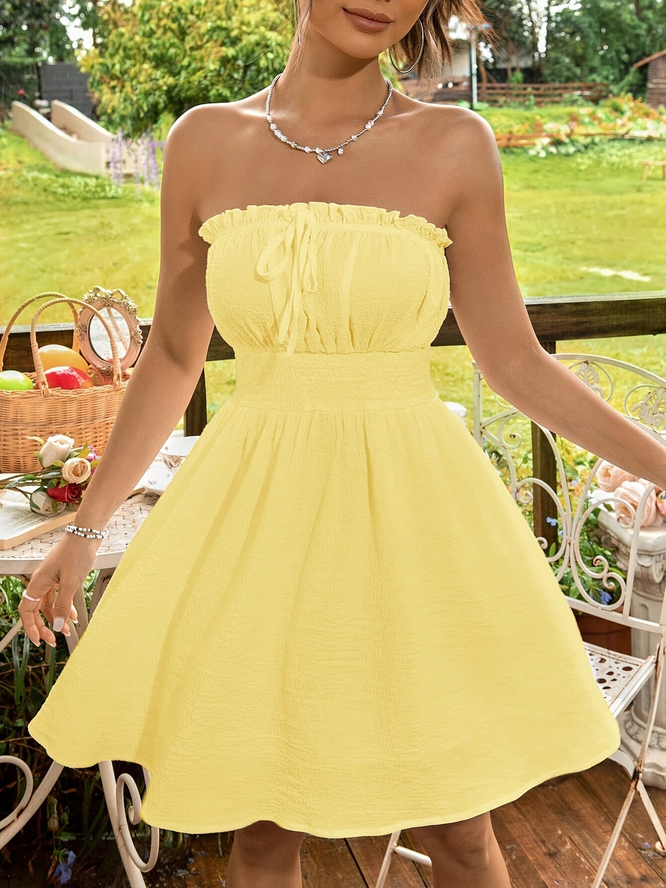 Damen Rüschenkleid – Trägerloses Sommerkleid mit A-Linie