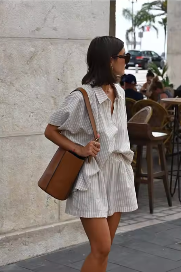 Damen Set aus gestreiftem Hemd und Shorts - Leichtes Button-Down-Hemd mit Shorts für den Sommerausflug