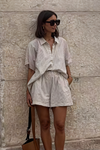 Damen Set aus gestreiftem Hemd und Shorts - Leichtes Button-Down-Hemd mit Shorts für den Sommerausflug