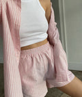 Damen Set – Gestreifter Sommerlook mit Shorts und Bluse