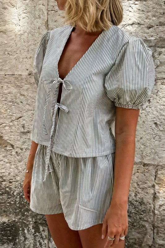 Damen Set mit Puffärmeln und Shorts, leichter Stoff, entspannte Passform, modernes Button-Down-Shirt, ideal für lässige Anlässe