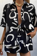 Damen-Shirt mit kurzen Ärmeln und Shorts mit abstraktem Design für einen bequemen Sommerlook