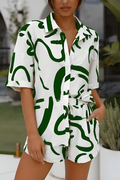 Damen-Shirt mit kurzen Ärmeln und Shorts mit abstraktem Design für einen bequemen Sommerlook