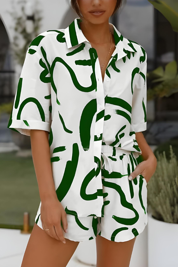 Damen-Shirt mit kurzen Ärmeln und Shorts mit abstraktem Design für einen bequemen Sommerlook