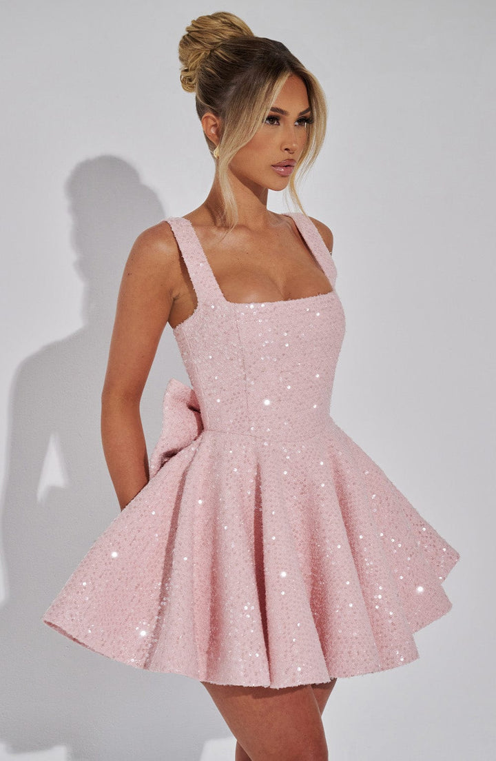Damen Kleid Mit Eckigem Ausschnitt Breiten Trägern Und Ausgestelltem Rock | Mini