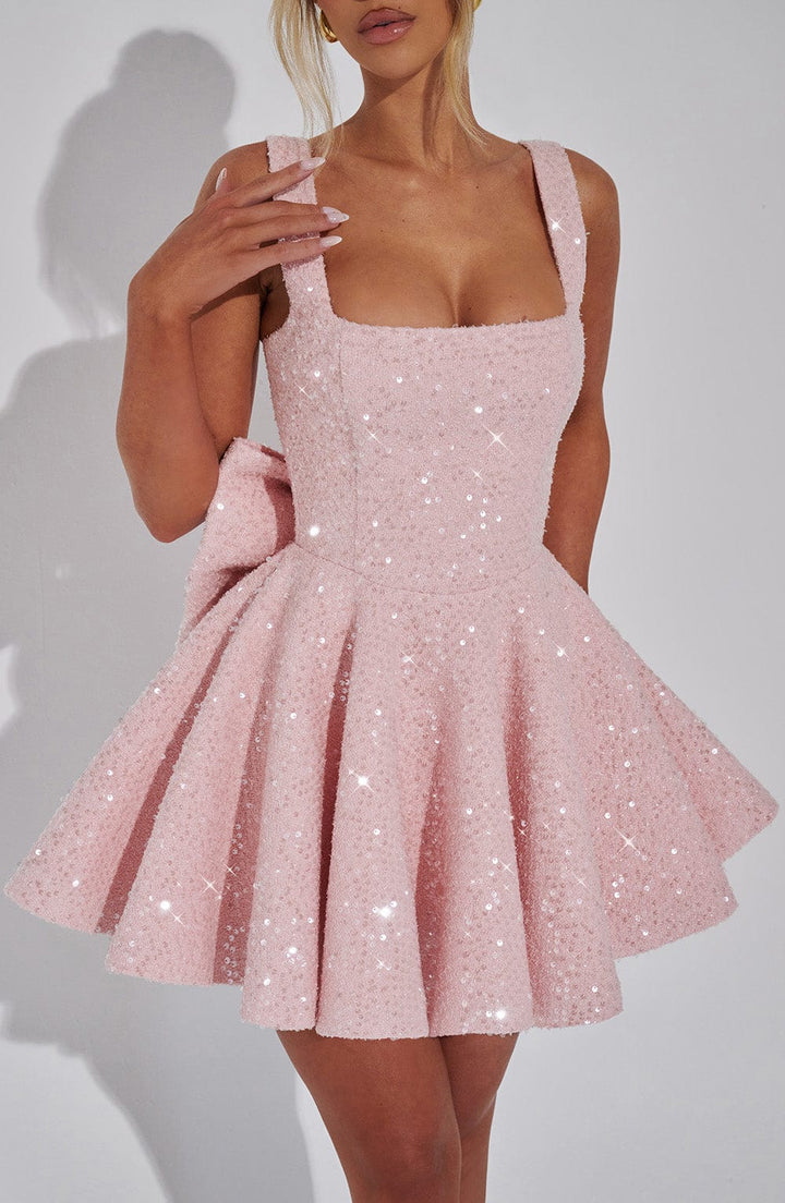 Damen Kleid Mit Eckigem Ausschnitt Breiten Trägern Und Ausgestelltem Rock | Mini