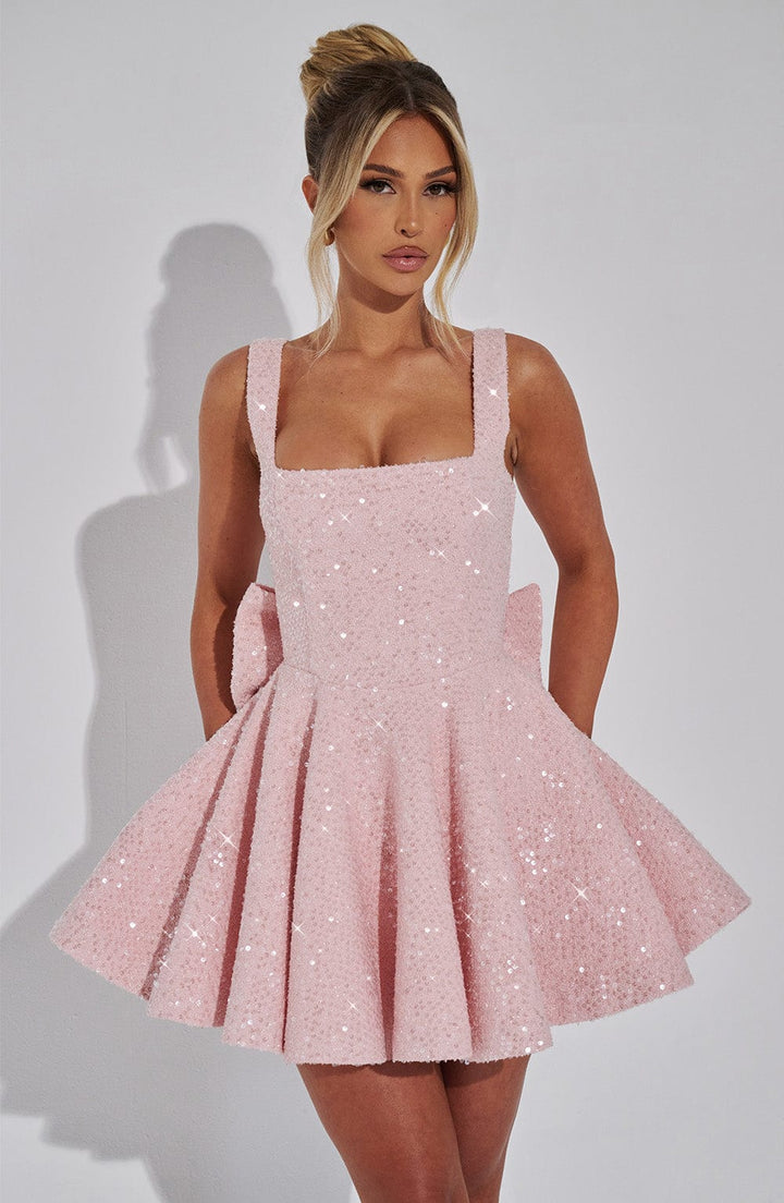 Damen Kleid Mit Eckigem Ausschnitt Breiten Trägern Und Ausgestelltem Rock | Mini
