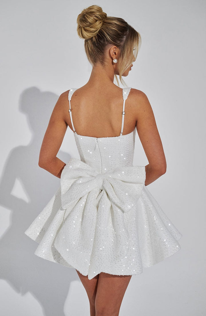 Damen Kleid Mit Eckigem Ausschnitt Breiten Trägern Und Ausgestelltem Rock | Mini