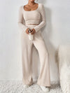 elegantes-ensemble-mit-crop-top-und-hose-komfort-und-stil-vereint