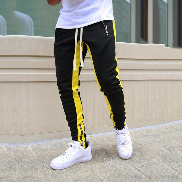 Herren Sportliche Jogginghose mit Kontraststreifen - attraktiver Look & Komfort