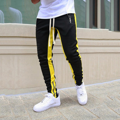 Herren Sportliche Jogginghose mit Kontraststreifen - attraktiver Look & Komfort