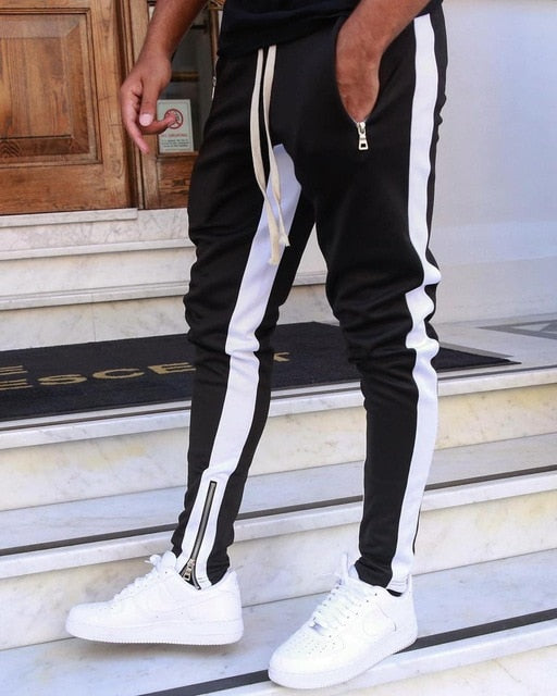 Herren Sportliche Jogginghose mit Kontraststreifen - attraktiver Look & Komfort
