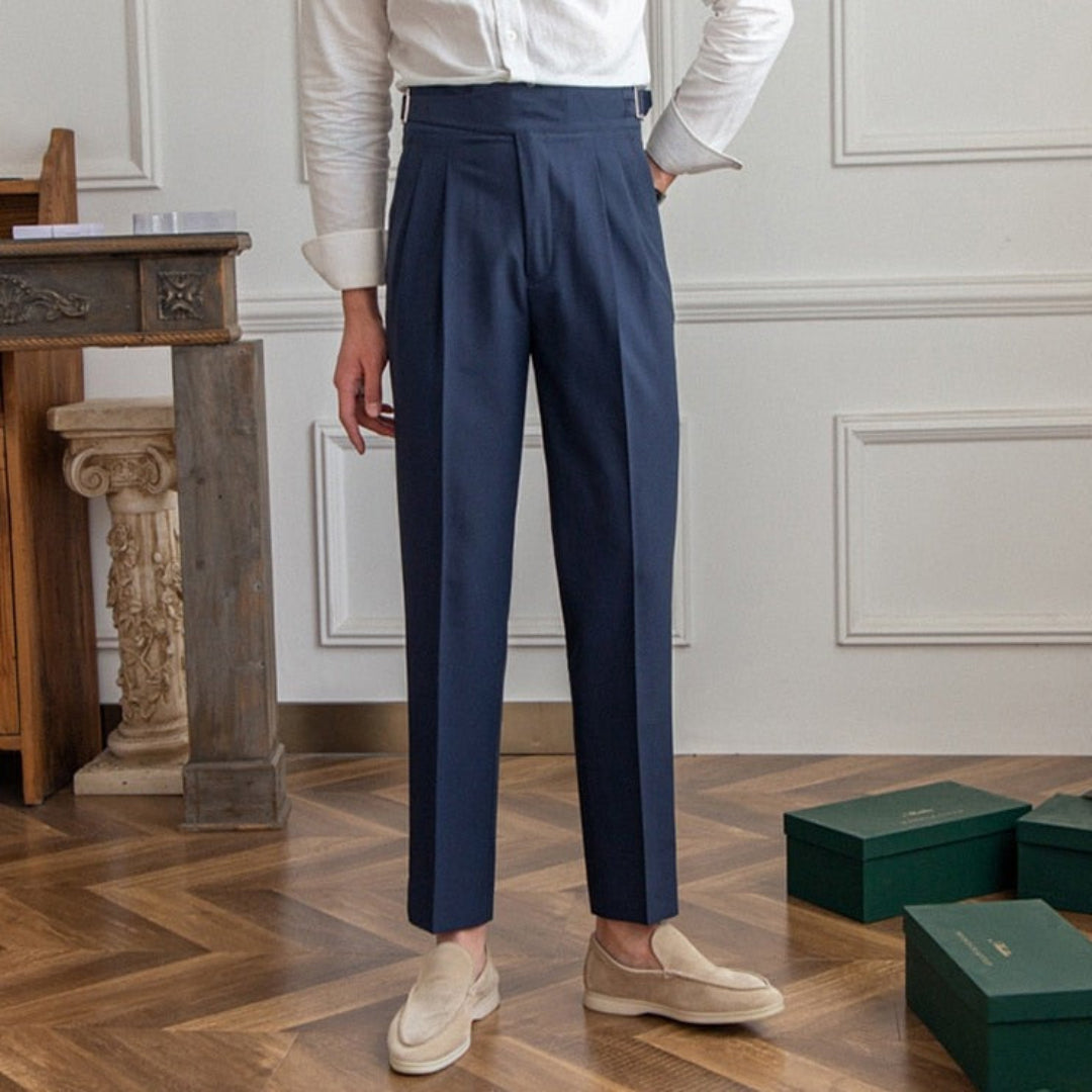 Klassische Damenhose Mit Gürtel