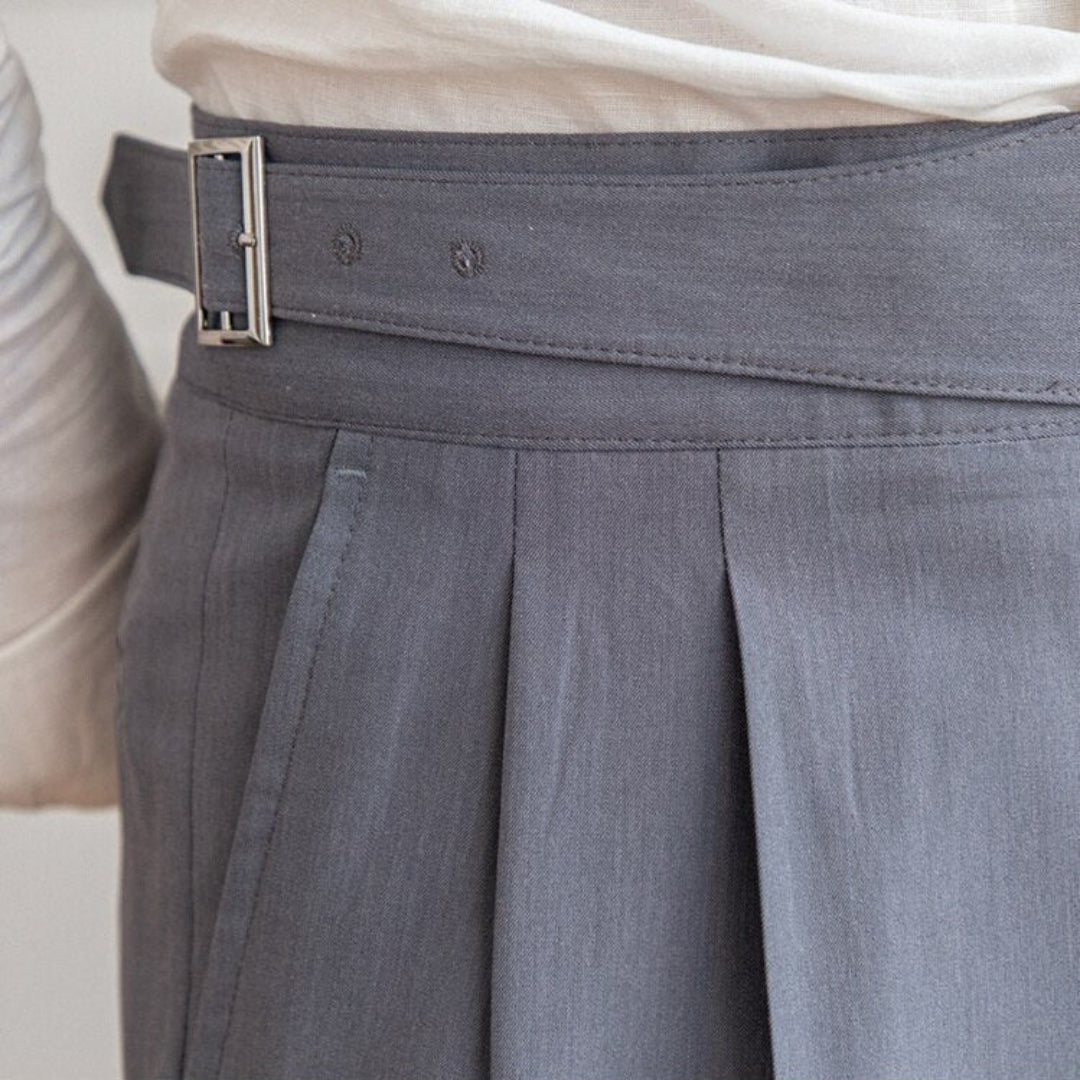 Klassische Damenhose Mit Gürtel