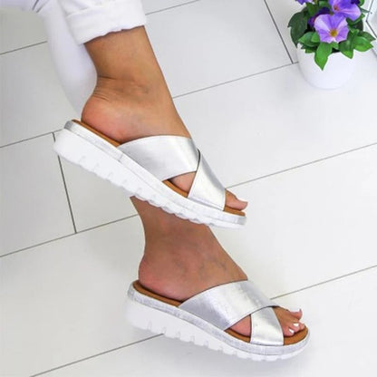 Ciabatte da donna con cinturini incrociati e punta aperta | Casual