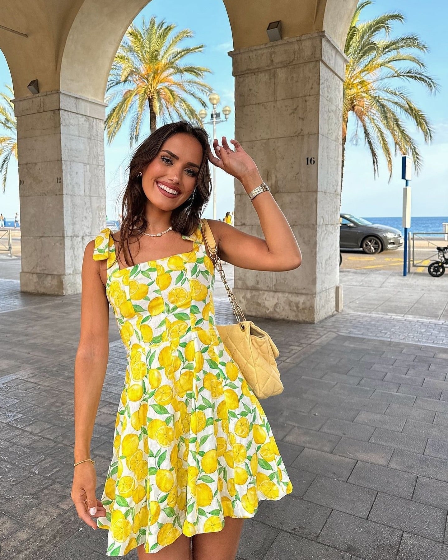 Minikleid Frauen mit Zitronenprint und Spaghetti-Trägern