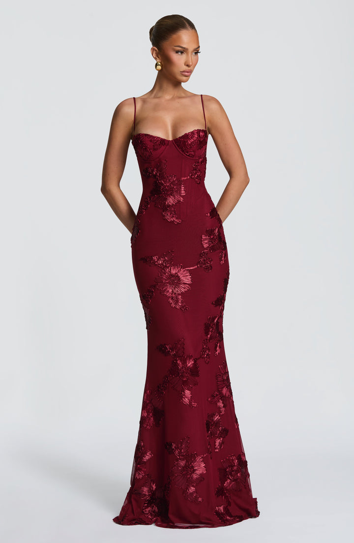 Robe maxi sans manches à décolleté en cœur | Coupe ajustée femme
