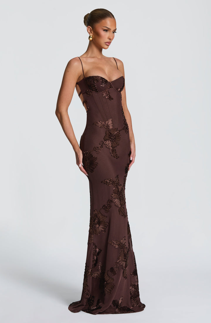 Robe maxi sans manches à décolleté en cœur | Coupe ajustée femme